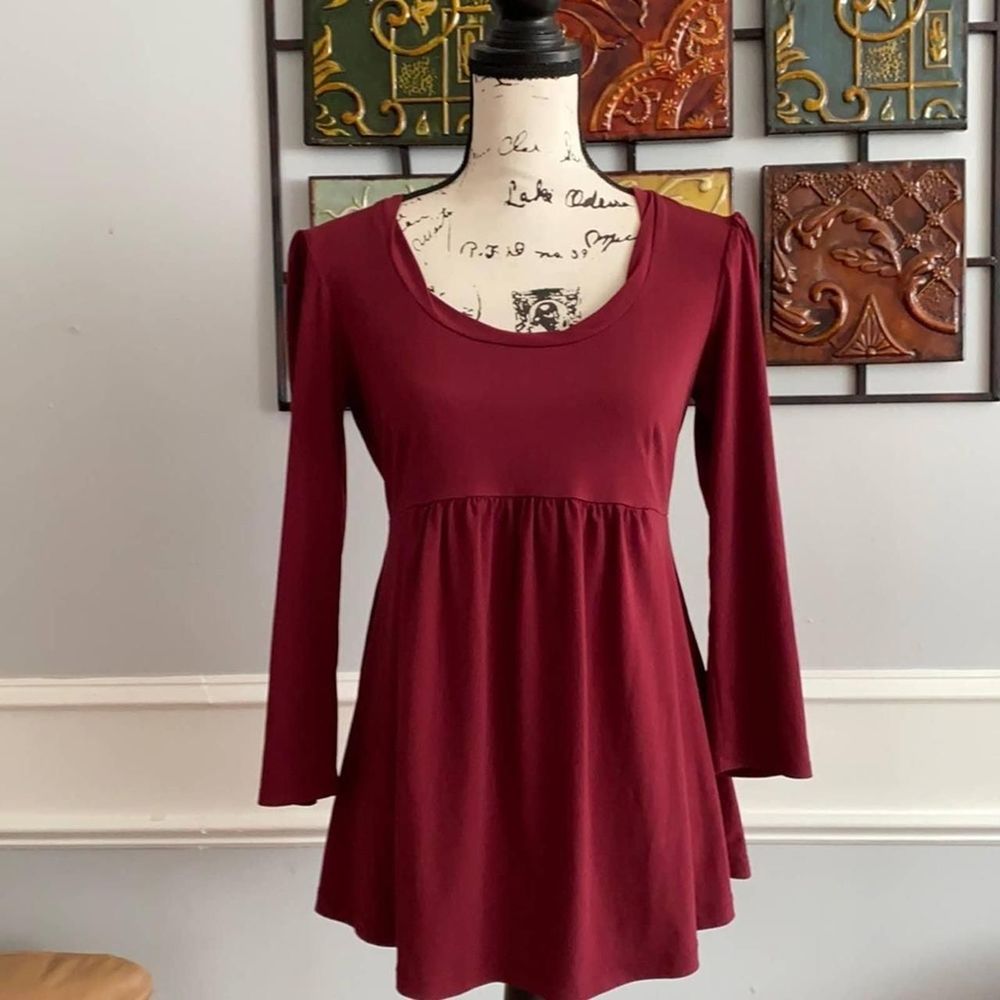 Oh Baby by Motherhood wine color size M top